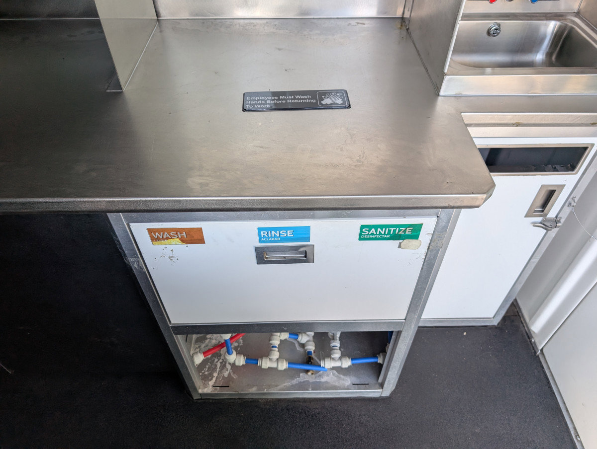 Used 2021 Mercedes-Benz Sprinter 4500 w/ Parking Package image 37