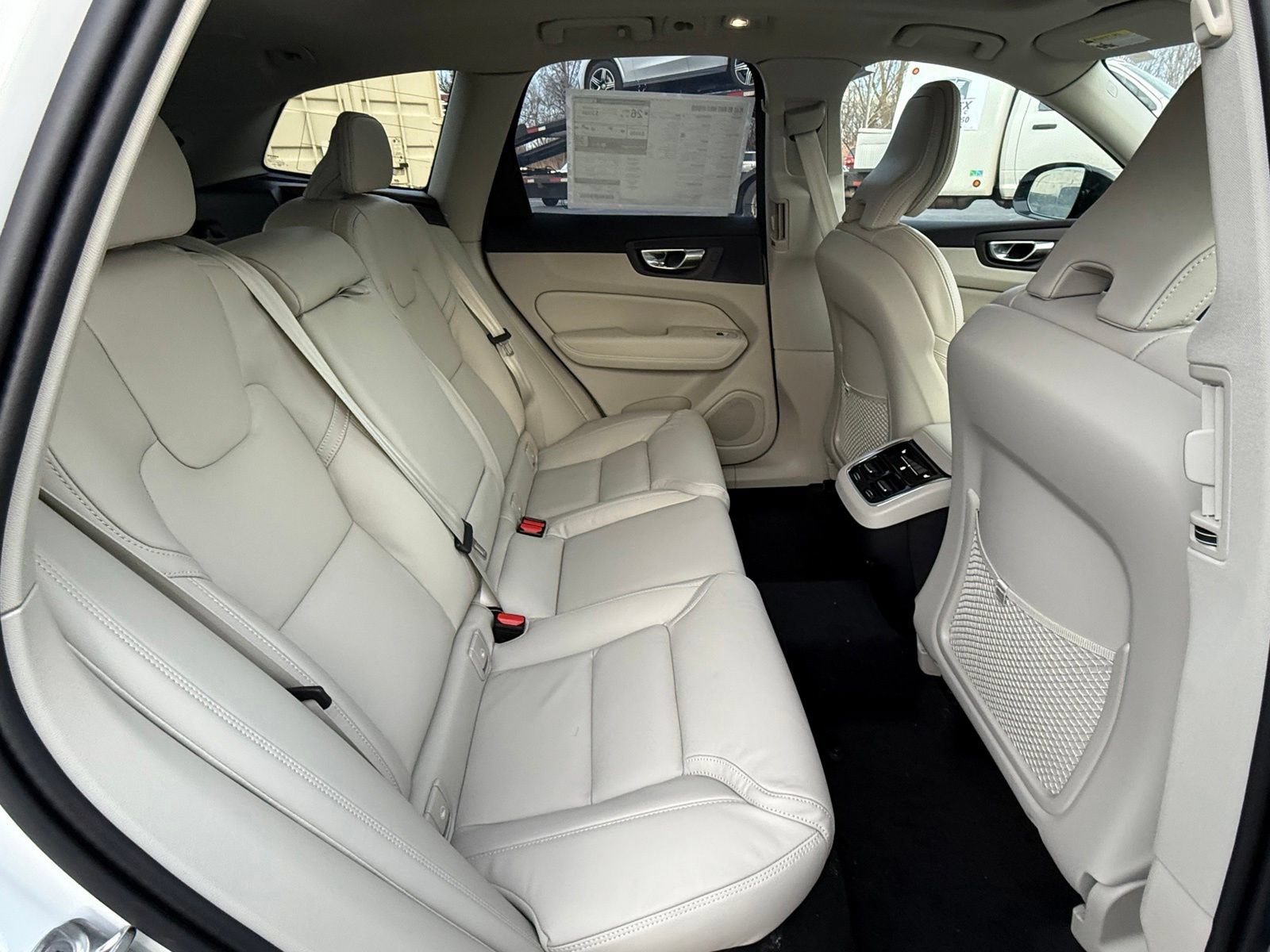New 2026 Volvo XC60 B5 Ultra w/ Protection Package Premier AWD/4WD image 16