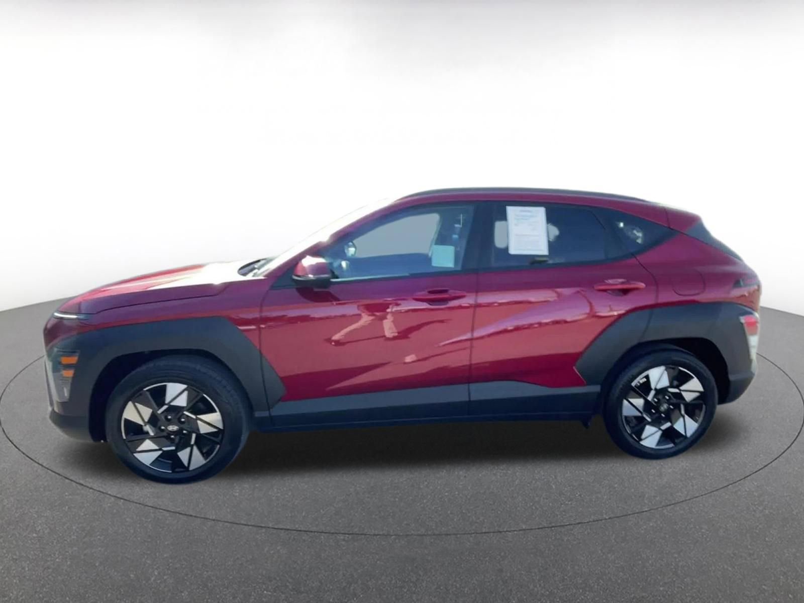 Used 2025 Hyundai Kona SEL FWD image 8