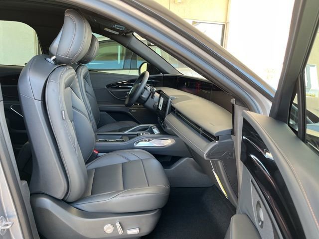 New 2025 Lincoln Nautilus Premier w/ Equipment Group 102A image 23