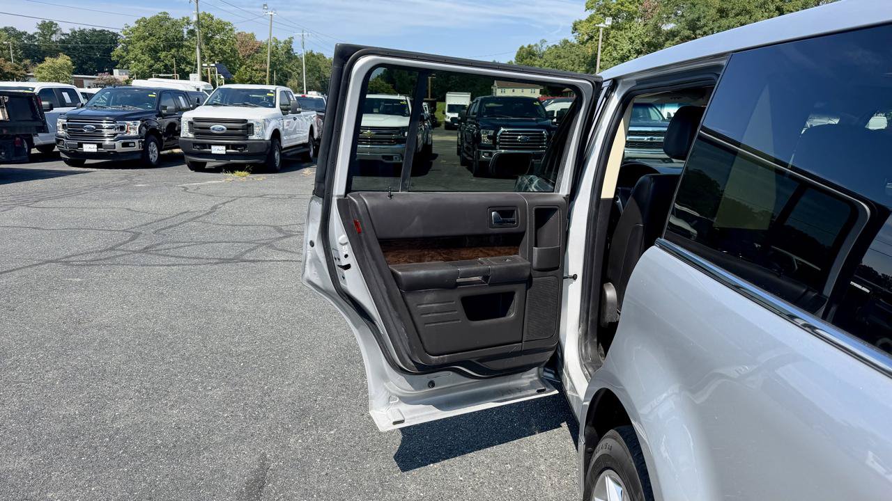 Used 2019 Ford Flex Limited AWD/4WD image 17