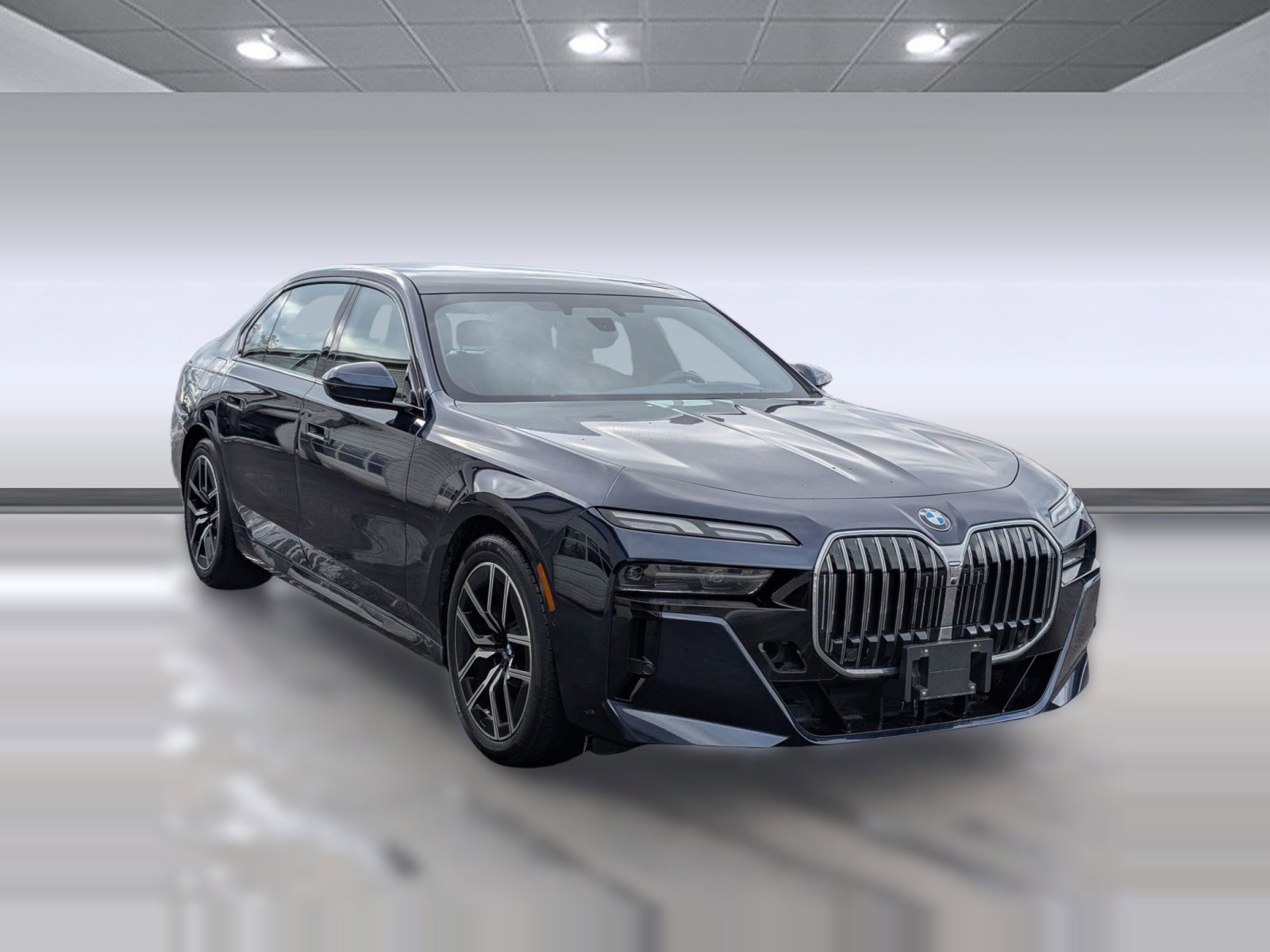 Used 2023 BMW 760i xDrive image 7