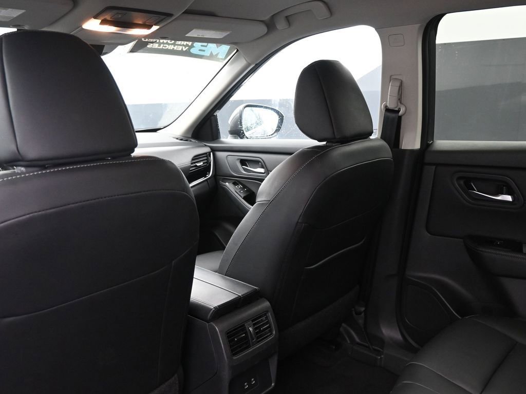 Used 2024 Nissan Rogue SL AWD/4WD image 21