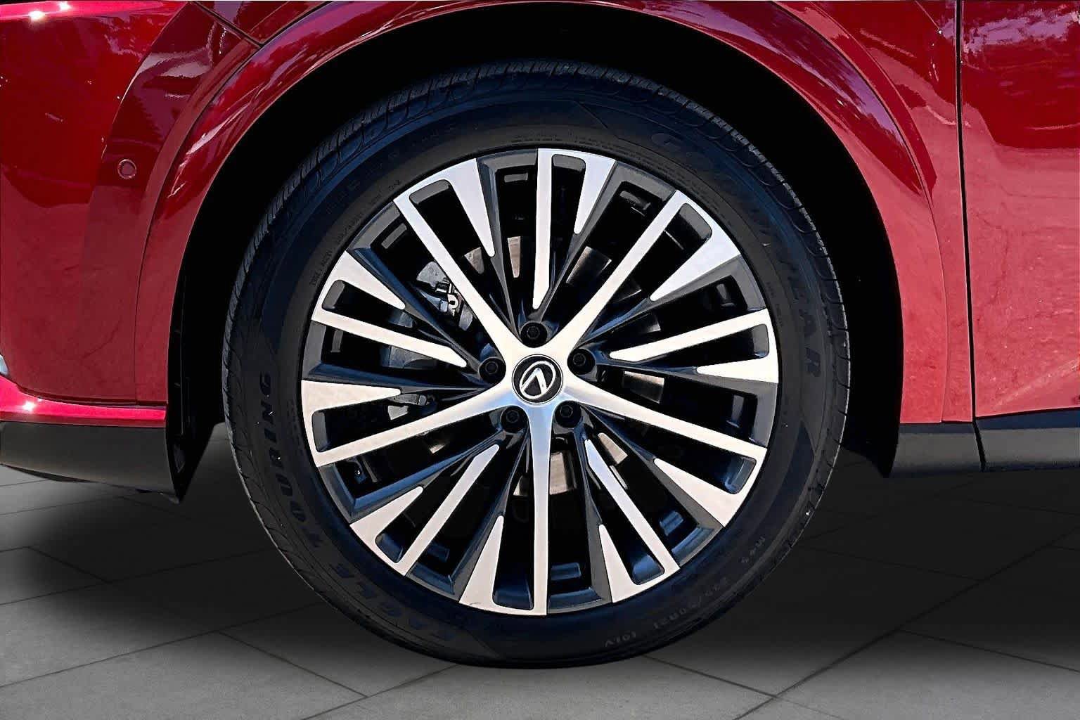 Used 2025 Lexus RX 350 Premium Plus w/ Convenience Package FWD image 11