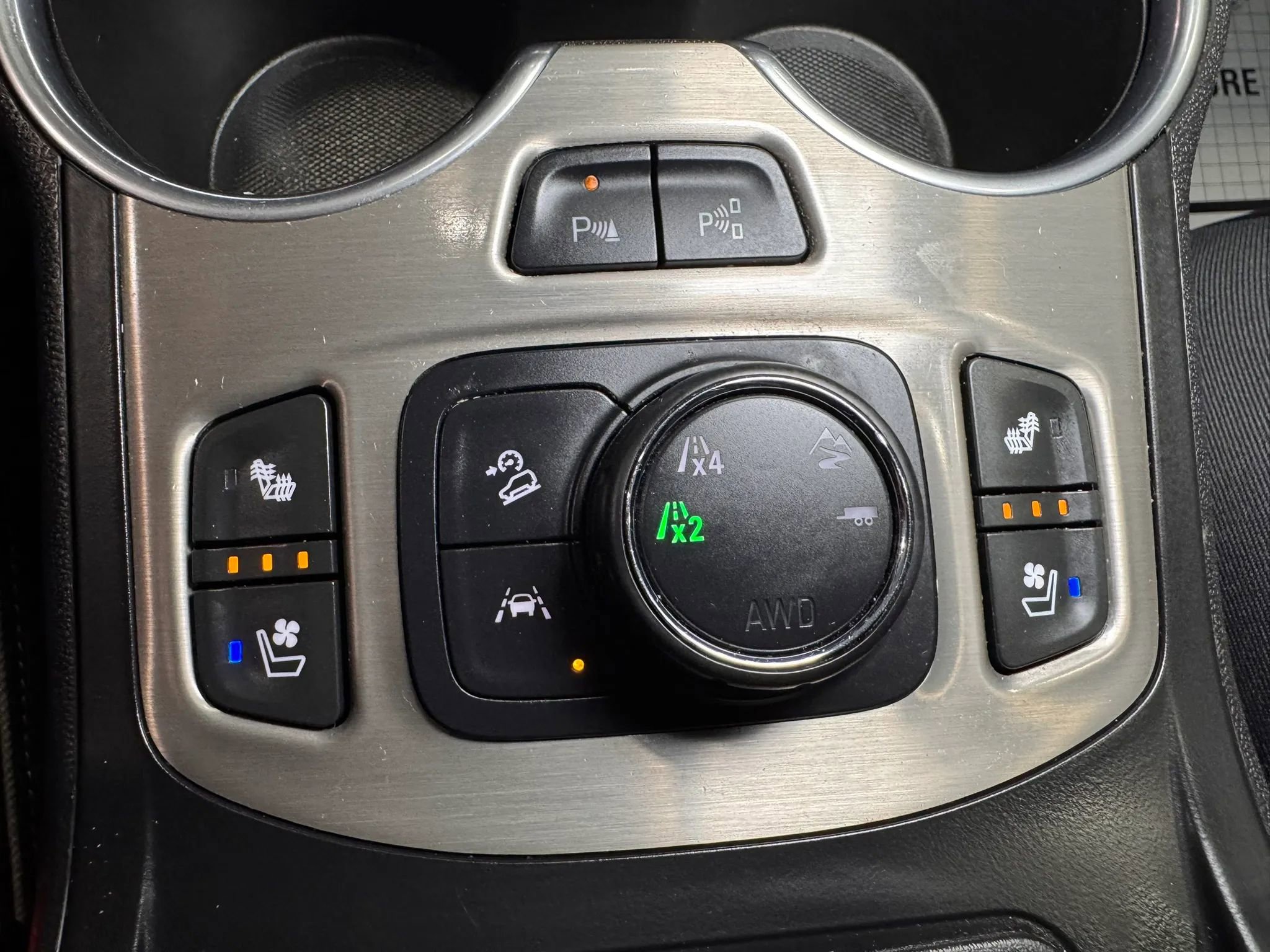 Used 2020 GMC Terrain Denali w/ GMC Pro Grade Package image 37