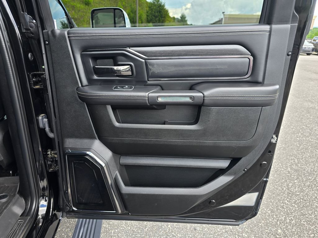 Used 2022 RAM 2500 Limited AWD/4WD image 48