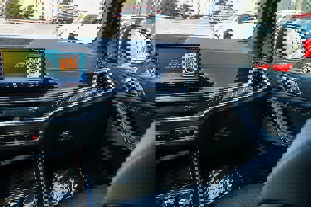 Used 2024 BMW X5 xDrive50e image 15