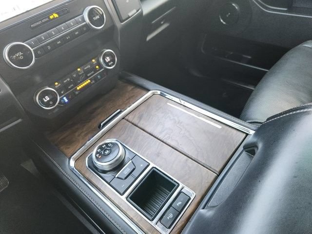 Used 2019 Ford Expedition Platinum RWD image 18