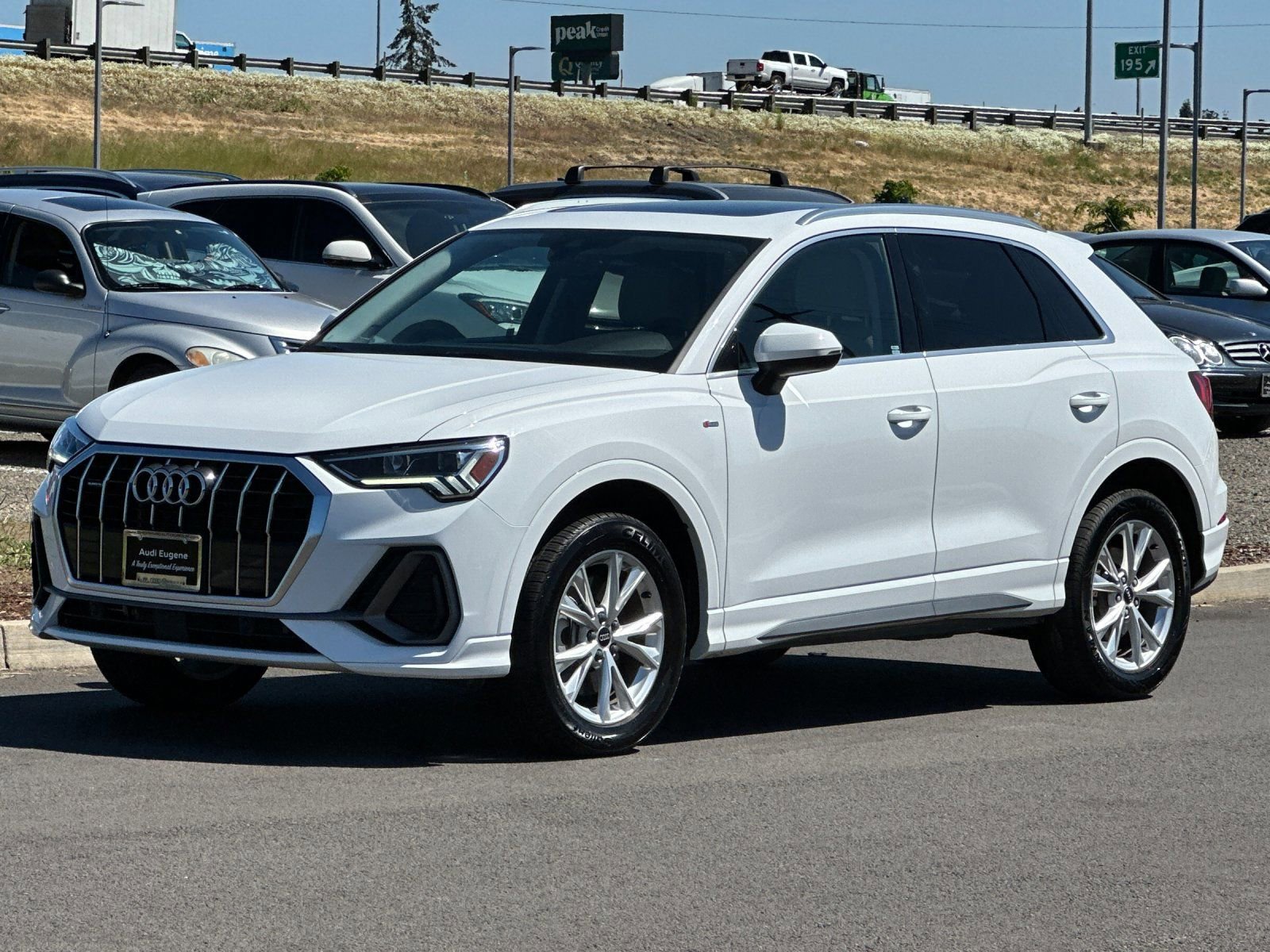 Used 2025 Audi Q3 2.0T Premium AWD/4WD image 7