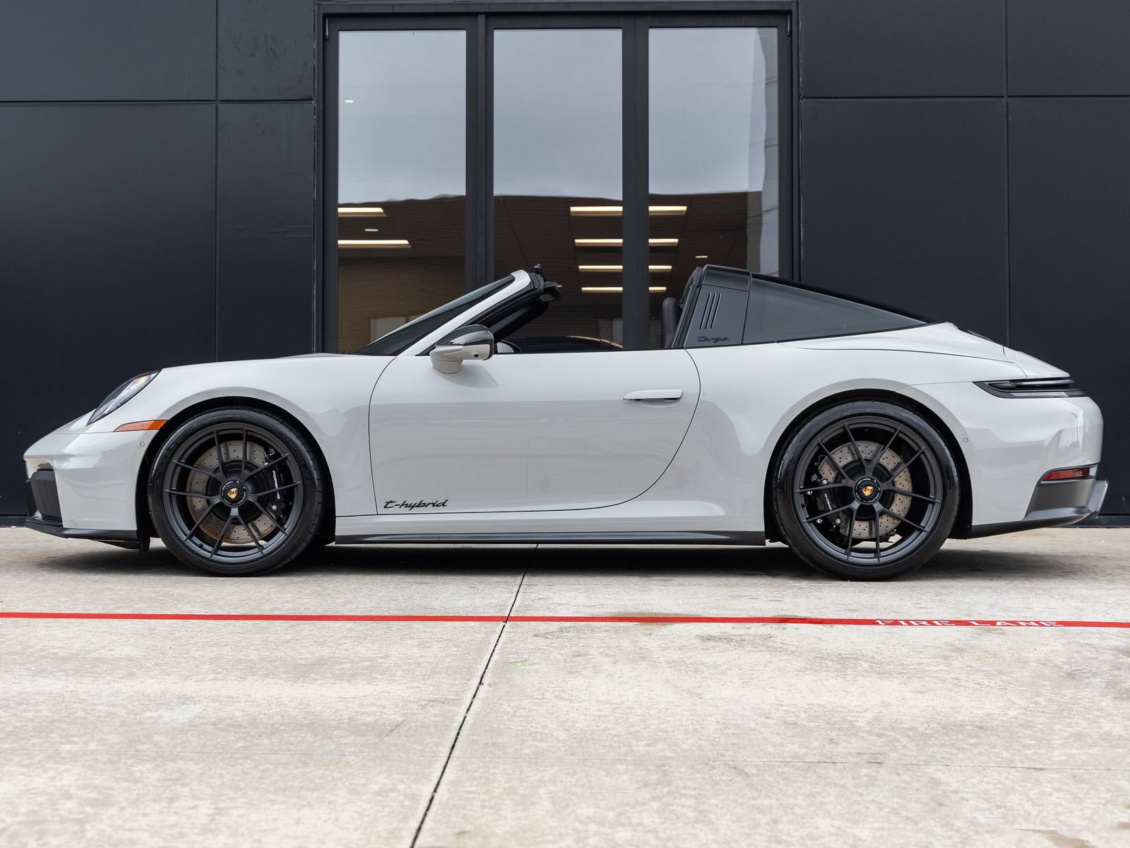 Used 2026 Porsche 911 Targa 4 GTS AWD/4WD image 2