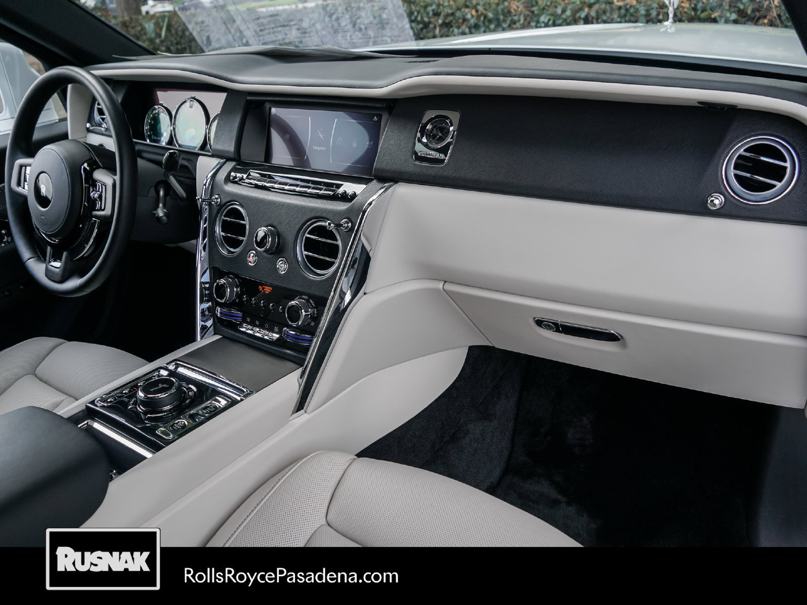 Certified 2019 Rolls-Royce Cullinan AWD/4WD image 2