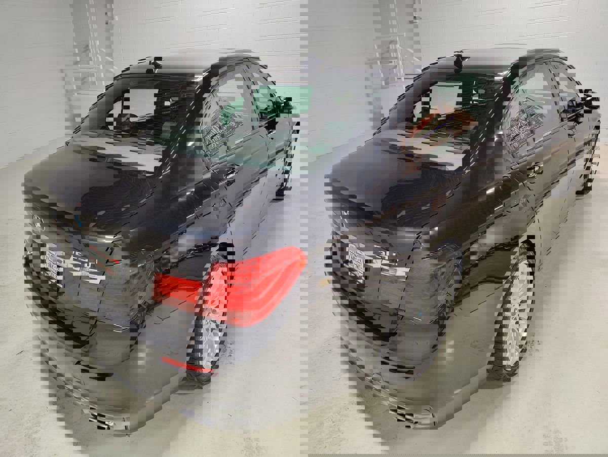 Used 2013 BMW 750Li xDrive image 6