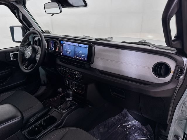 Used 2024 Jeep Wrangler Unlimited Sport AWD/4WD image 27
