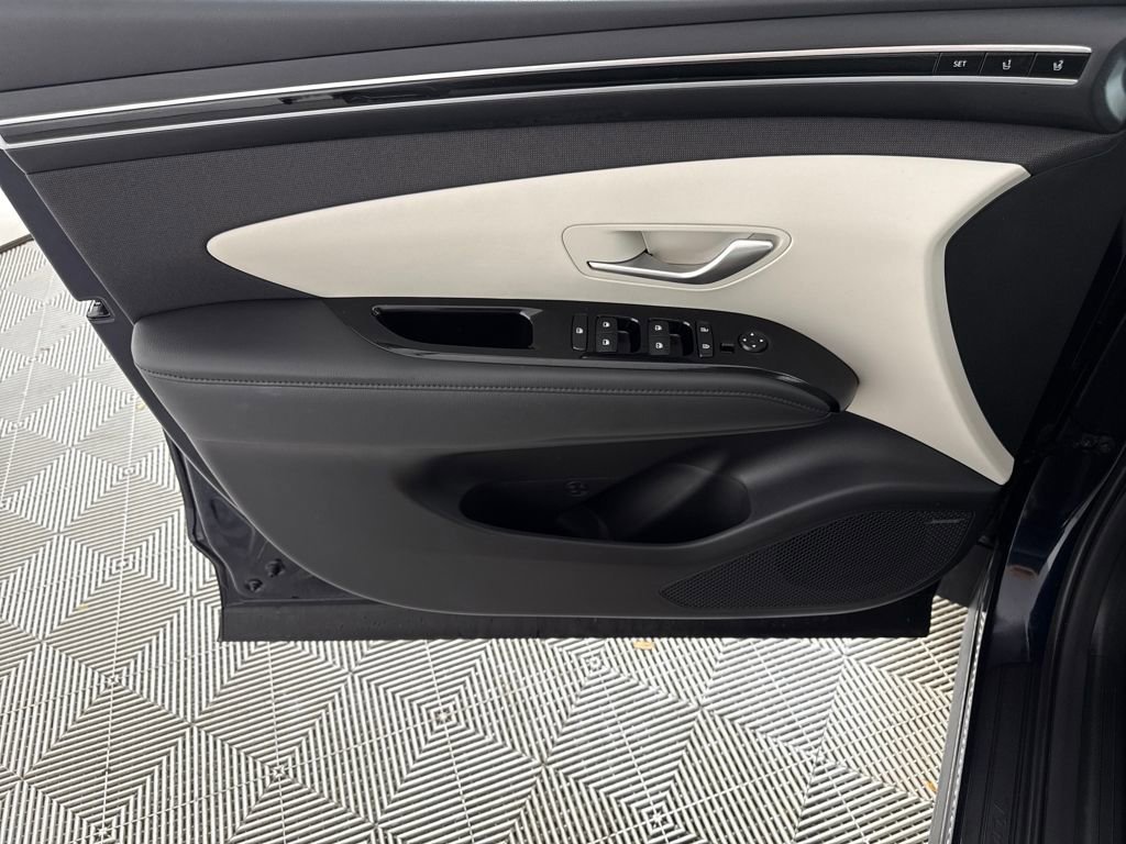 Used 2023 Hyundai Tucson Limited w/ Cargo Package image 13
