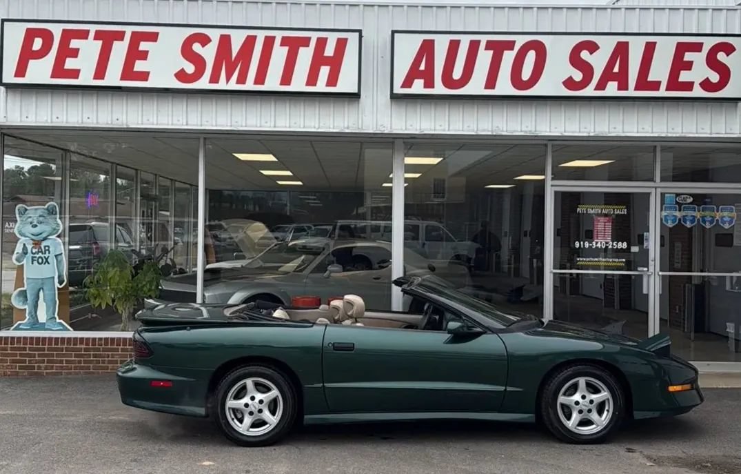 Used 1996 Pontiac Firebird Trans Am RWD image 3