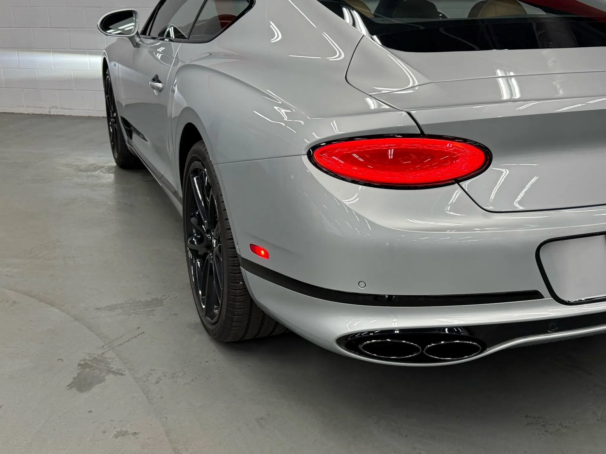 Used 2022 Bentley Continental GT image 10