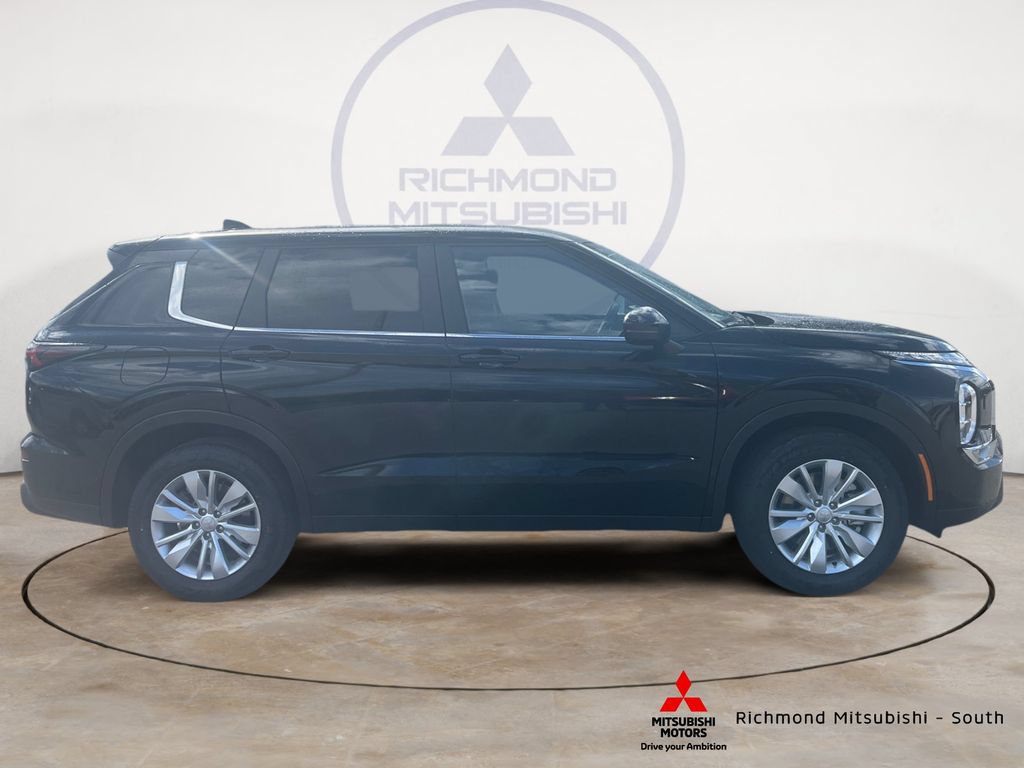 New 2026 Mitsubishi Outlander ES AWD/4WD image 2