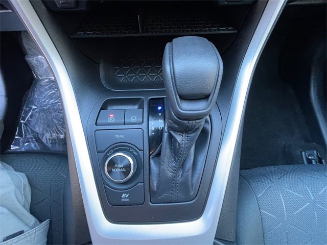 Used 2021 Toyota RAV4 XLE image 25