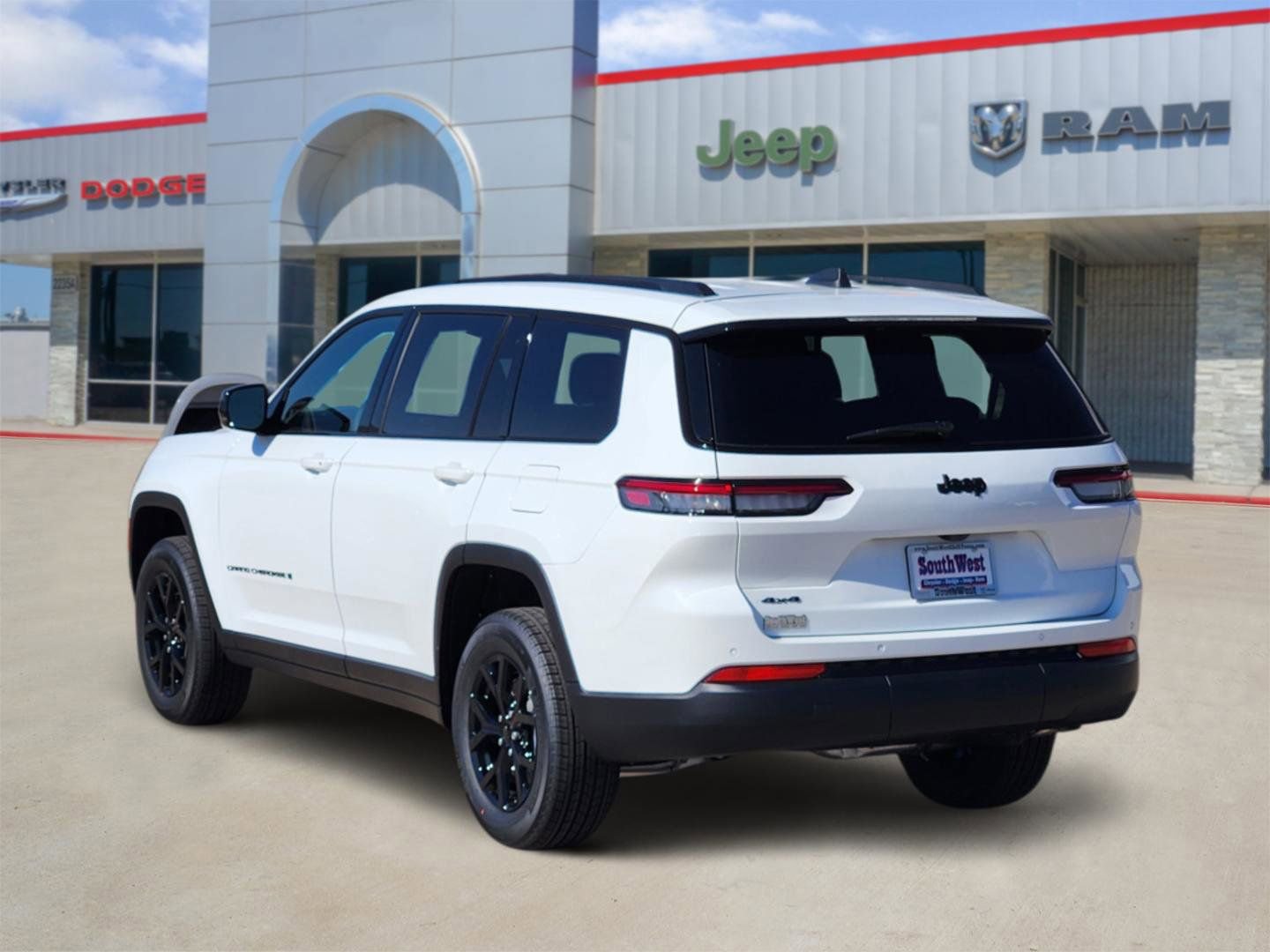 New 2025 Jeep Grand Cherokee L Altitude image 4