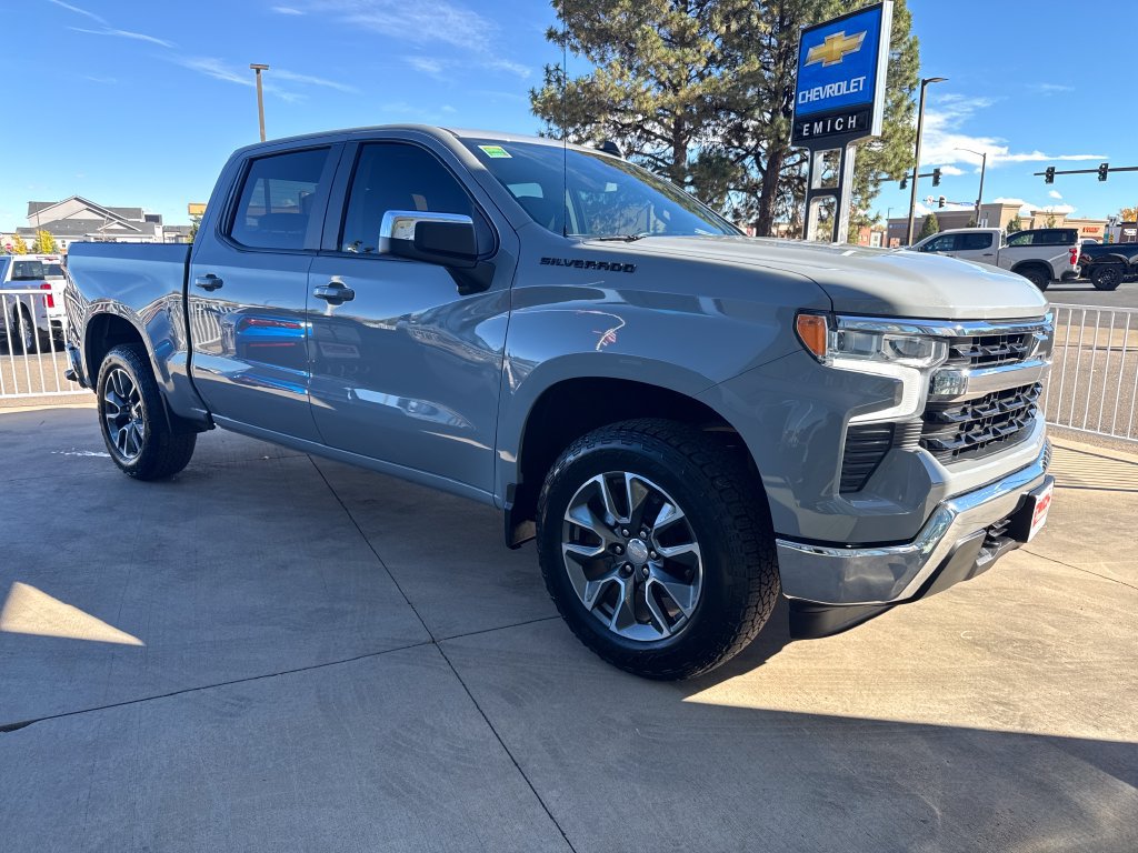 Used 2024 Chevrolet Silverado 1500 LT AWD/4WD image 7