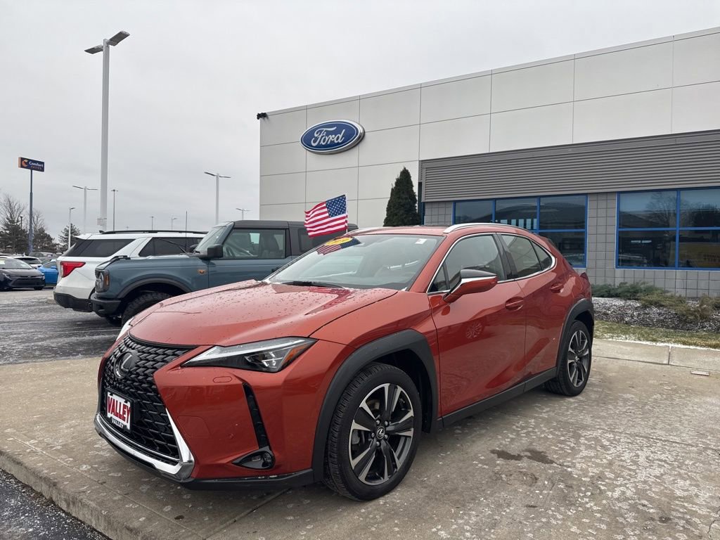 Used 2019 Lexus UX 200 image 3