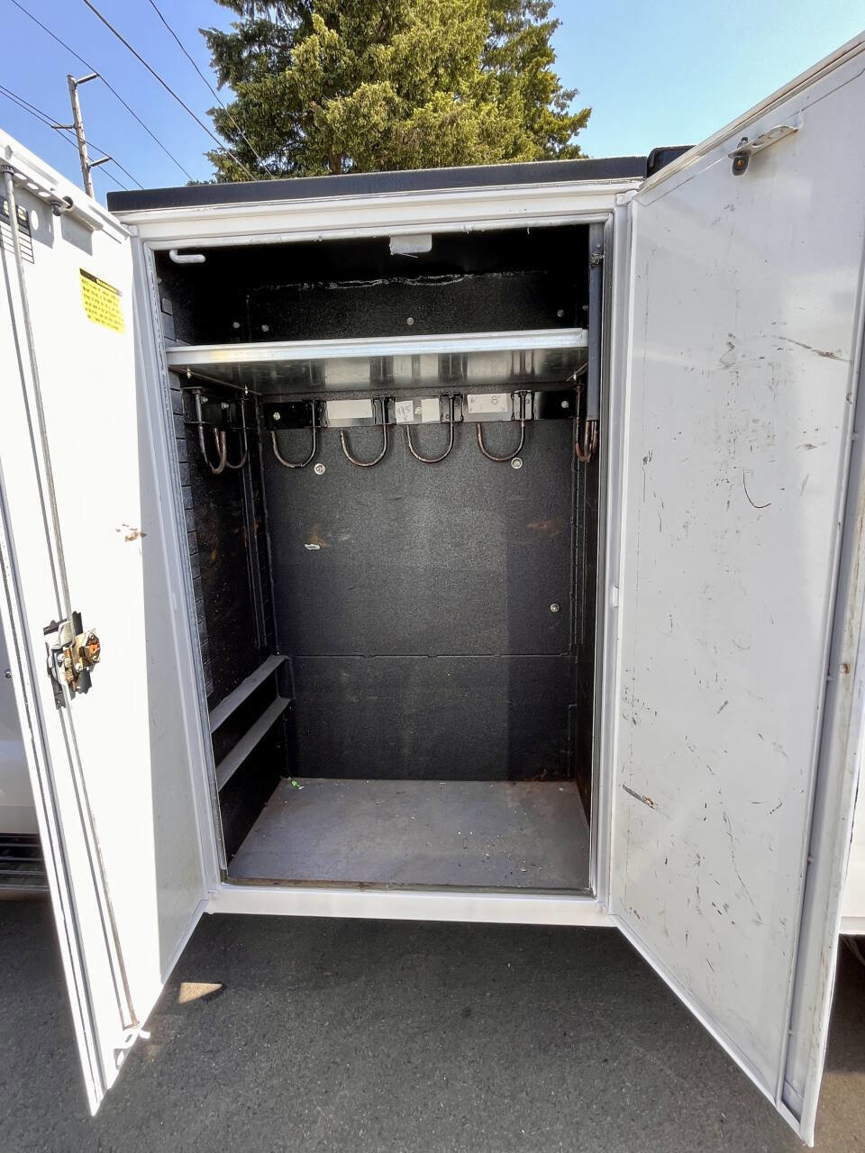 Used 2014 Ford F550 2WD Regular Cab Super Duty image 10