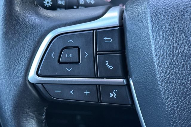 Used 2023 Toyota Highlander LE image 38