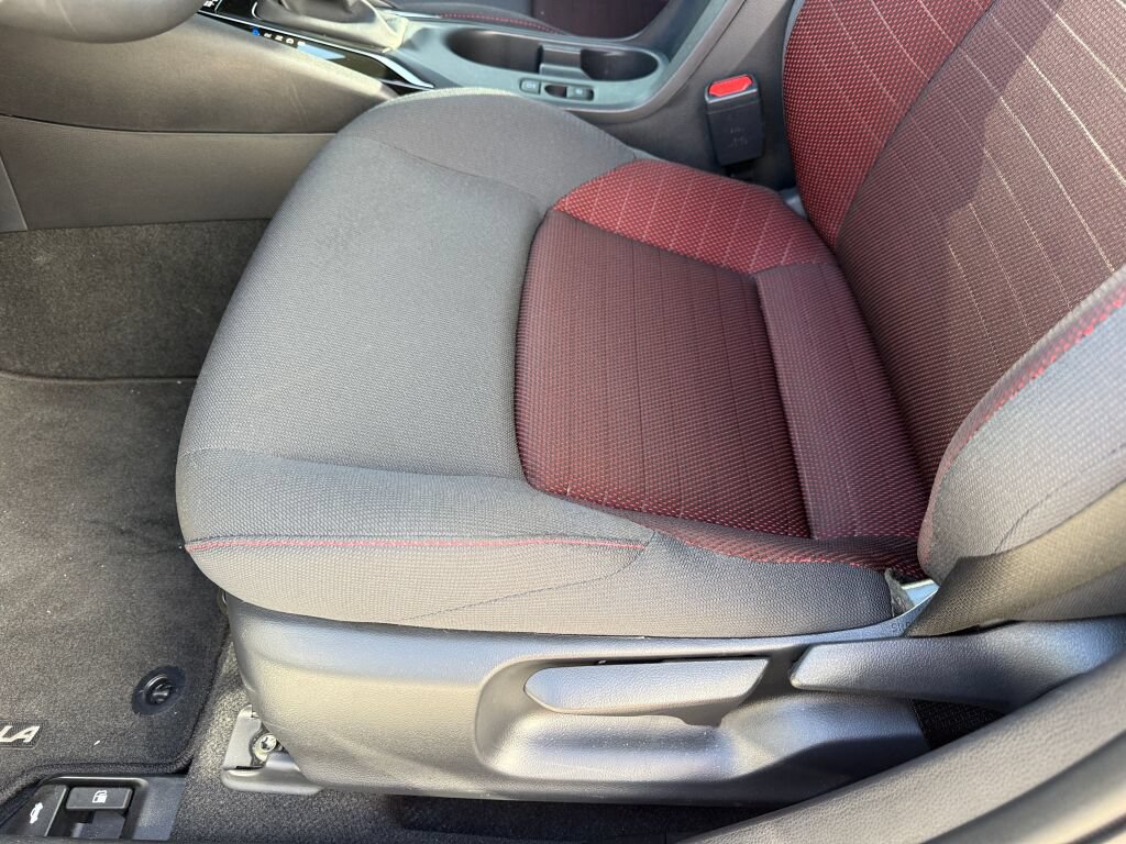 Used 2026 Toyota Corolla SE FWD image 19