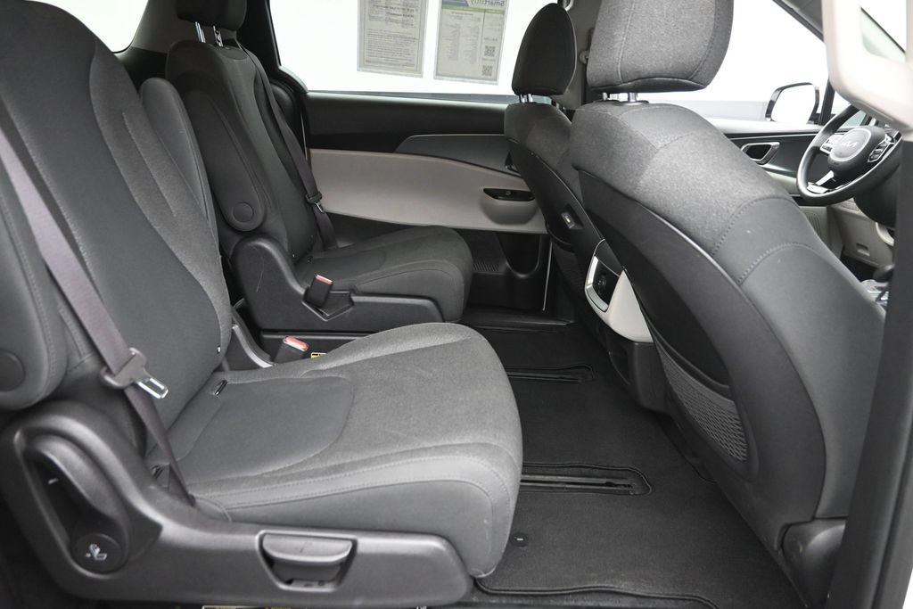 Used 2024 Kia Carnival LX FWD image 10
