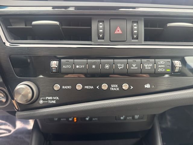 Used 2025 Lexus ES 350 350 w/ Premium Package image 17