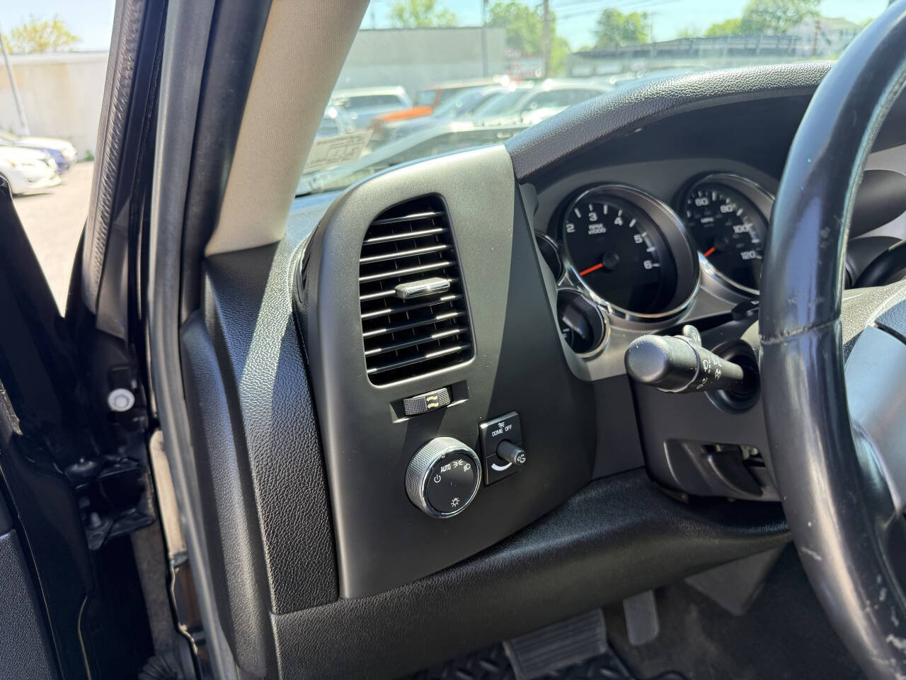 Used 2011 GMC Sierra 1500 SLE w/ Chrome Essentials Package AWD/4WD image 10