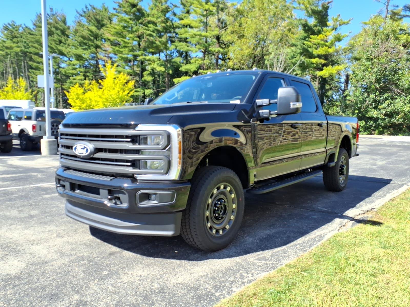 New 2027 Ford F250 XLT w/ XLT Premium Package AWD/4WD image 4