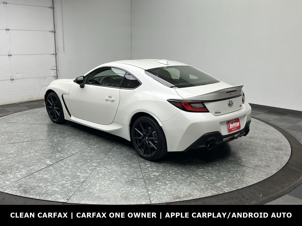 Used 2024 Toyota GR86 Premium RWD image 2