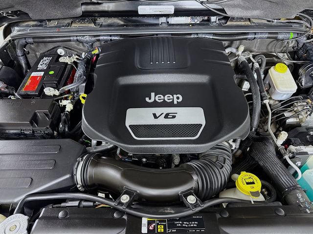 Used 2017 Jeep Wrangler Unlimited Sahara w/ Connectivity Group image 25