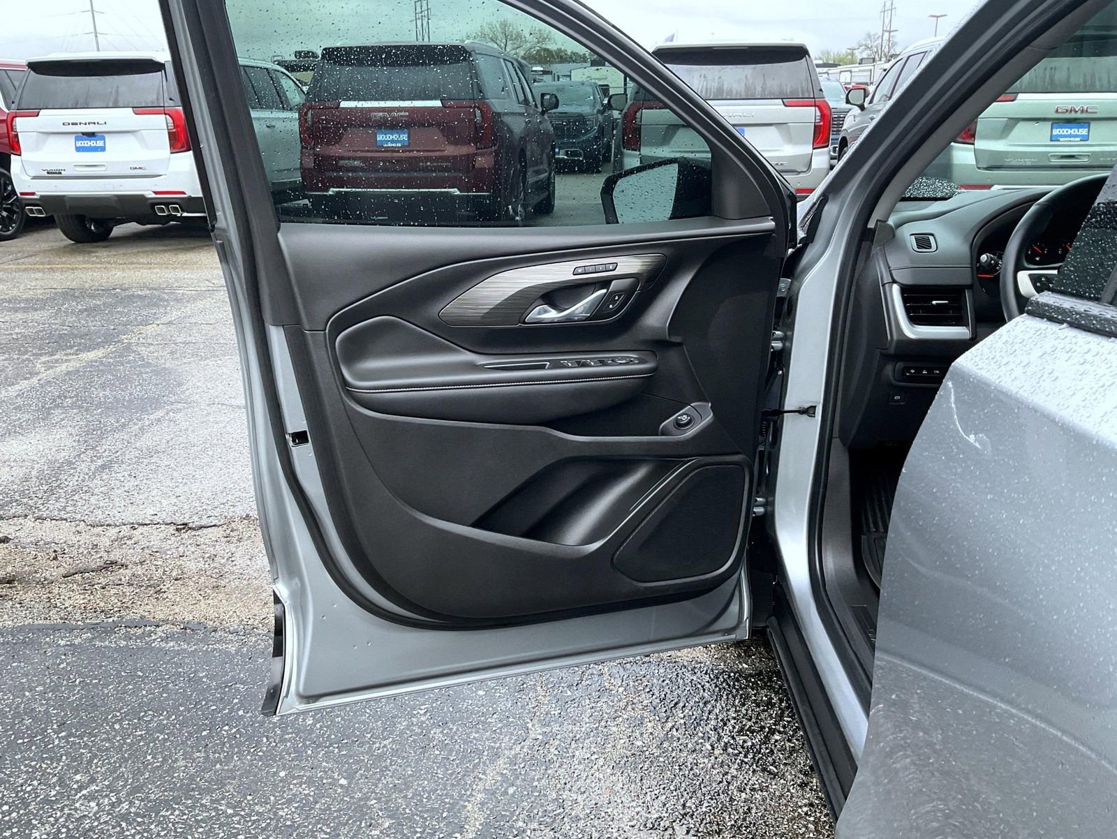 Used 2023 GMC Terrain SLT w/ Tech Package AWD/4WD image 9