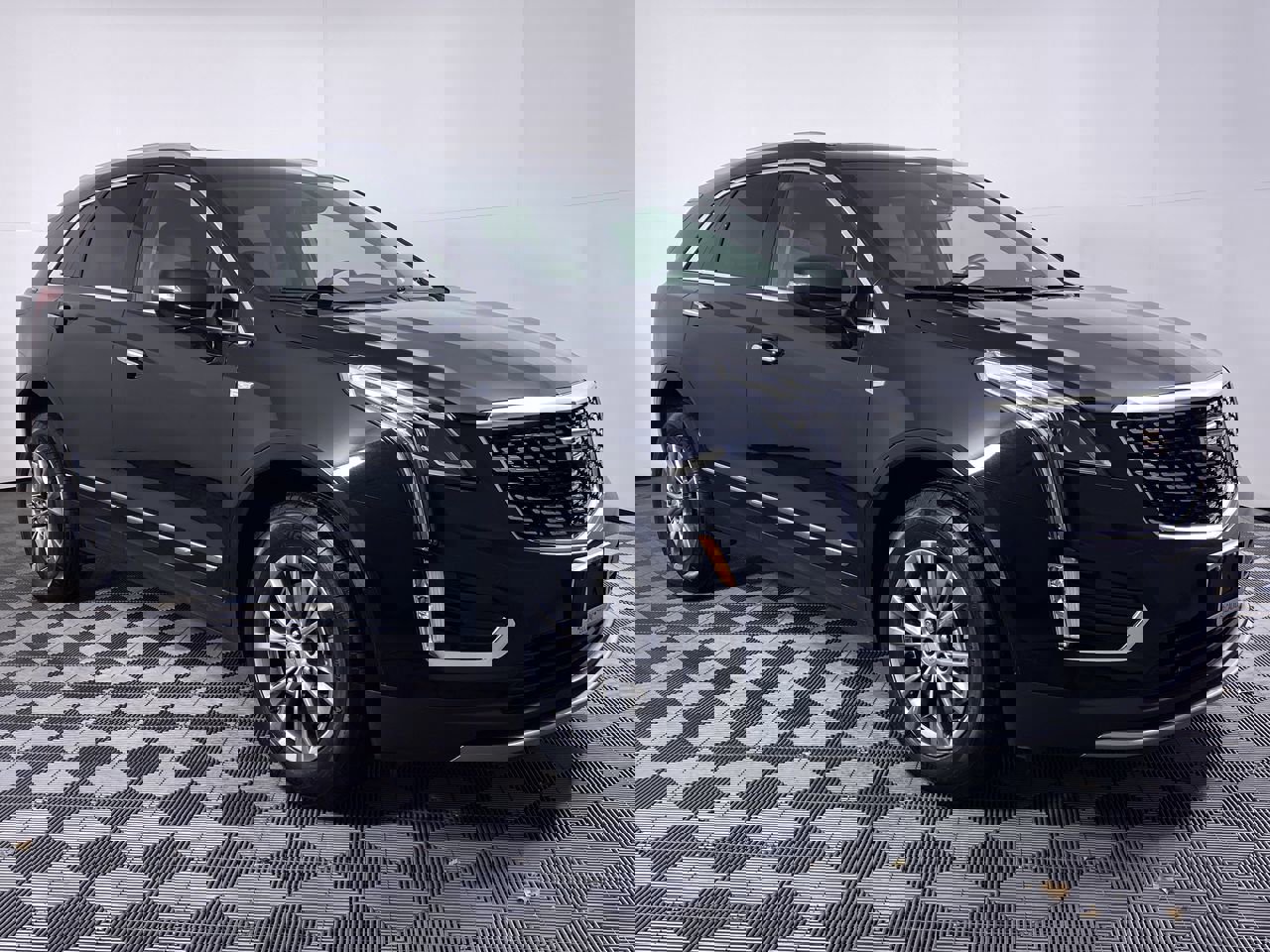 Certified 2023 Cadillac XT5 Premium Luxury w/ LPO, Floor Liner Package image 22