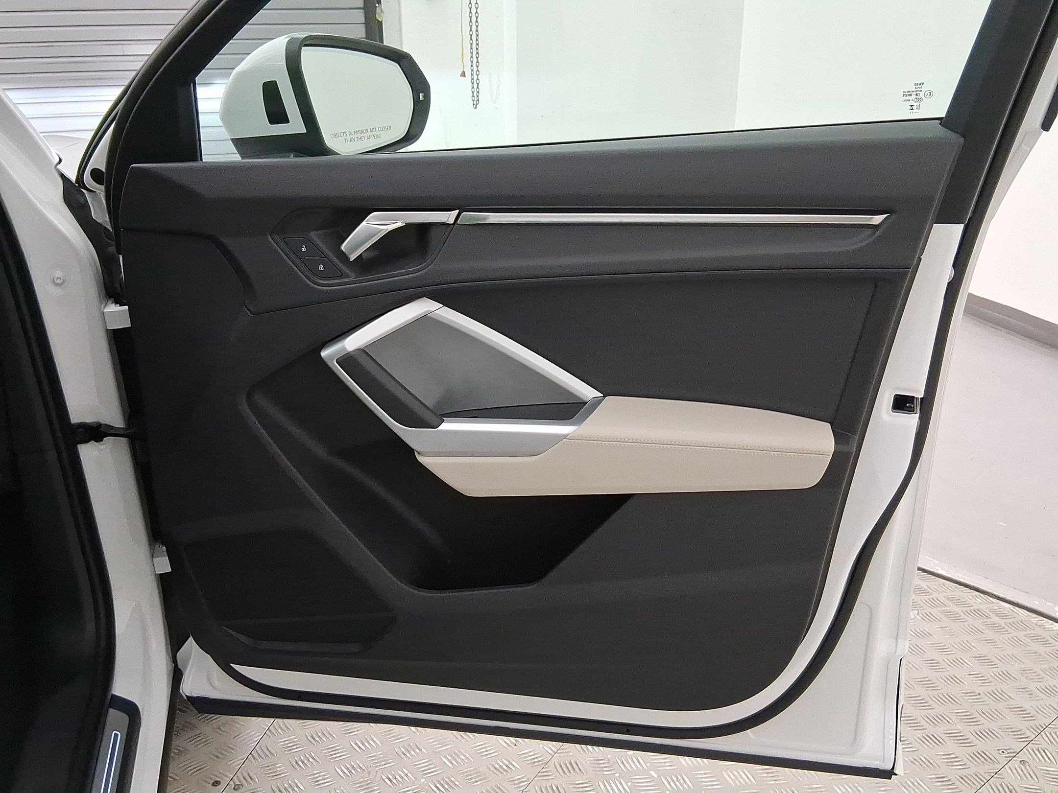 Used 2025 Audi Q3 2.0T Premium w/ Convenience Package image 28