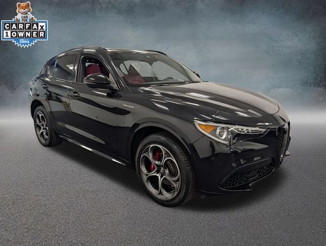 Used 2023 Alfa Romeo Stelvio Veloce AWD/4WD image 3