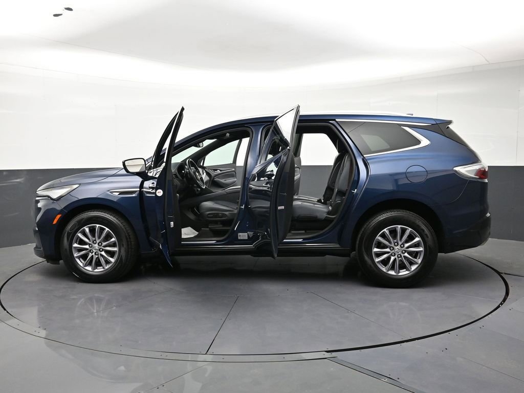 Used 2024 Buick Enclave Essence AWD/4WD image 36
