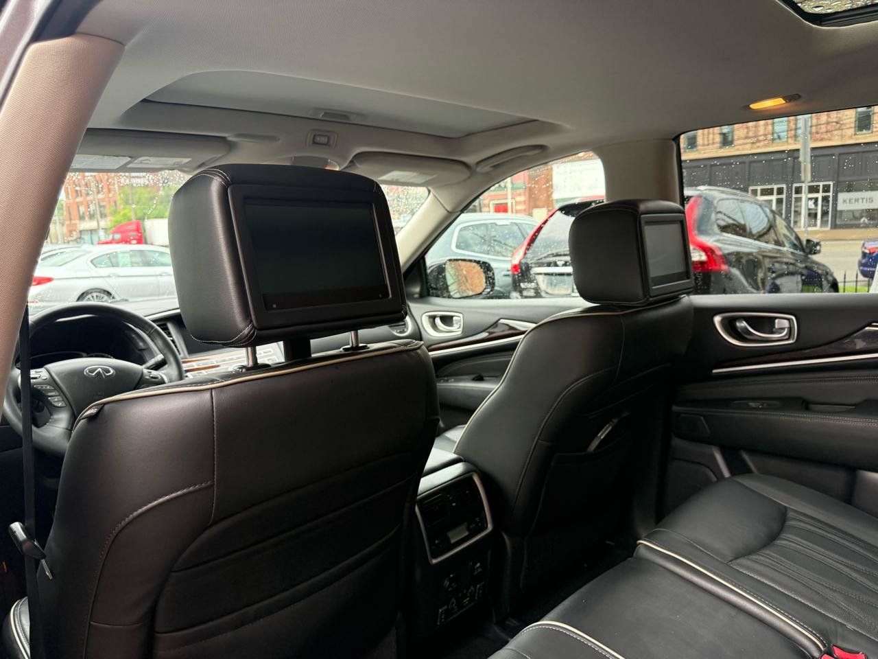 Used 2018 INFINITI QX60 Luxe w/ Deluxe Technology Package AWD/4WD image 11