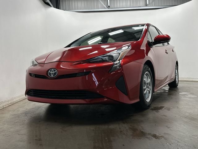 Used 2018 Toyota Prius Three w/ Advanced Technology Package image 30