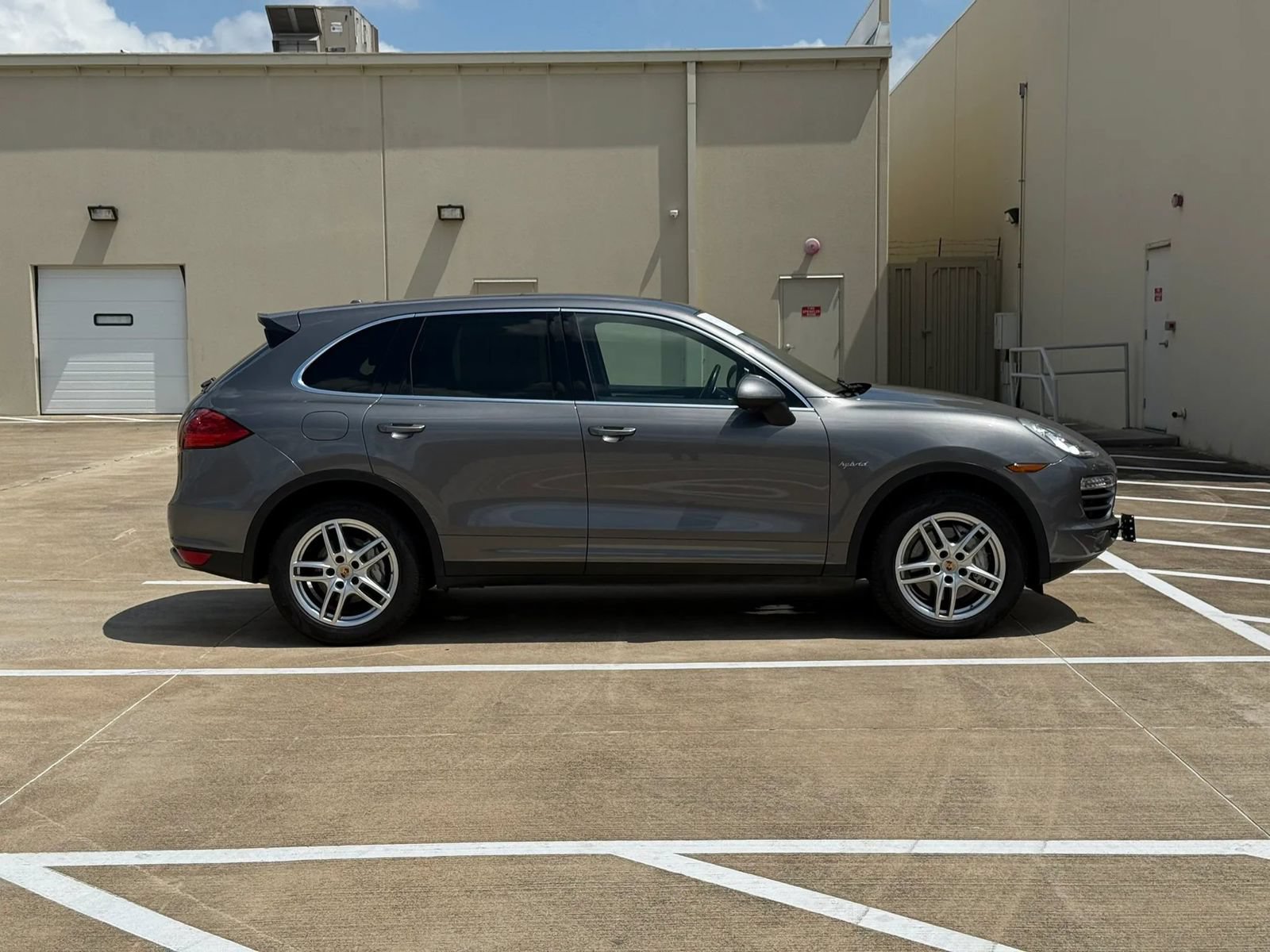 Used 2013 Porsche Cayenne S AWD/4WD image 8