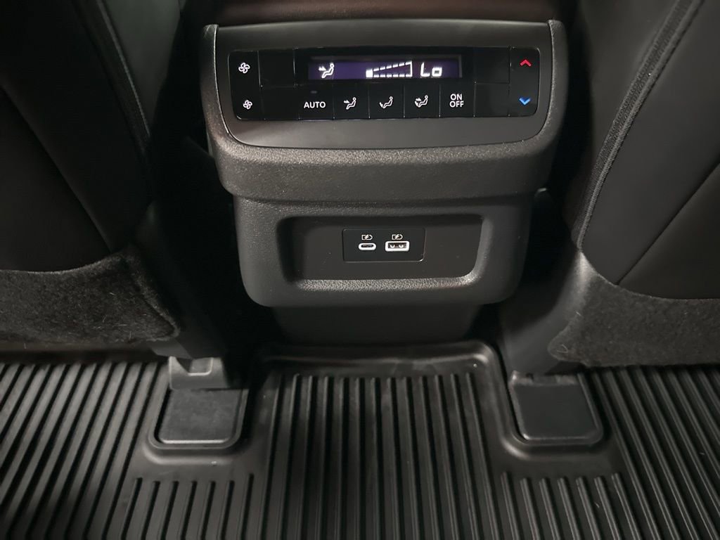 Used 2024 Nissan Pathfinder Rock Creek AWD/4WD image 32