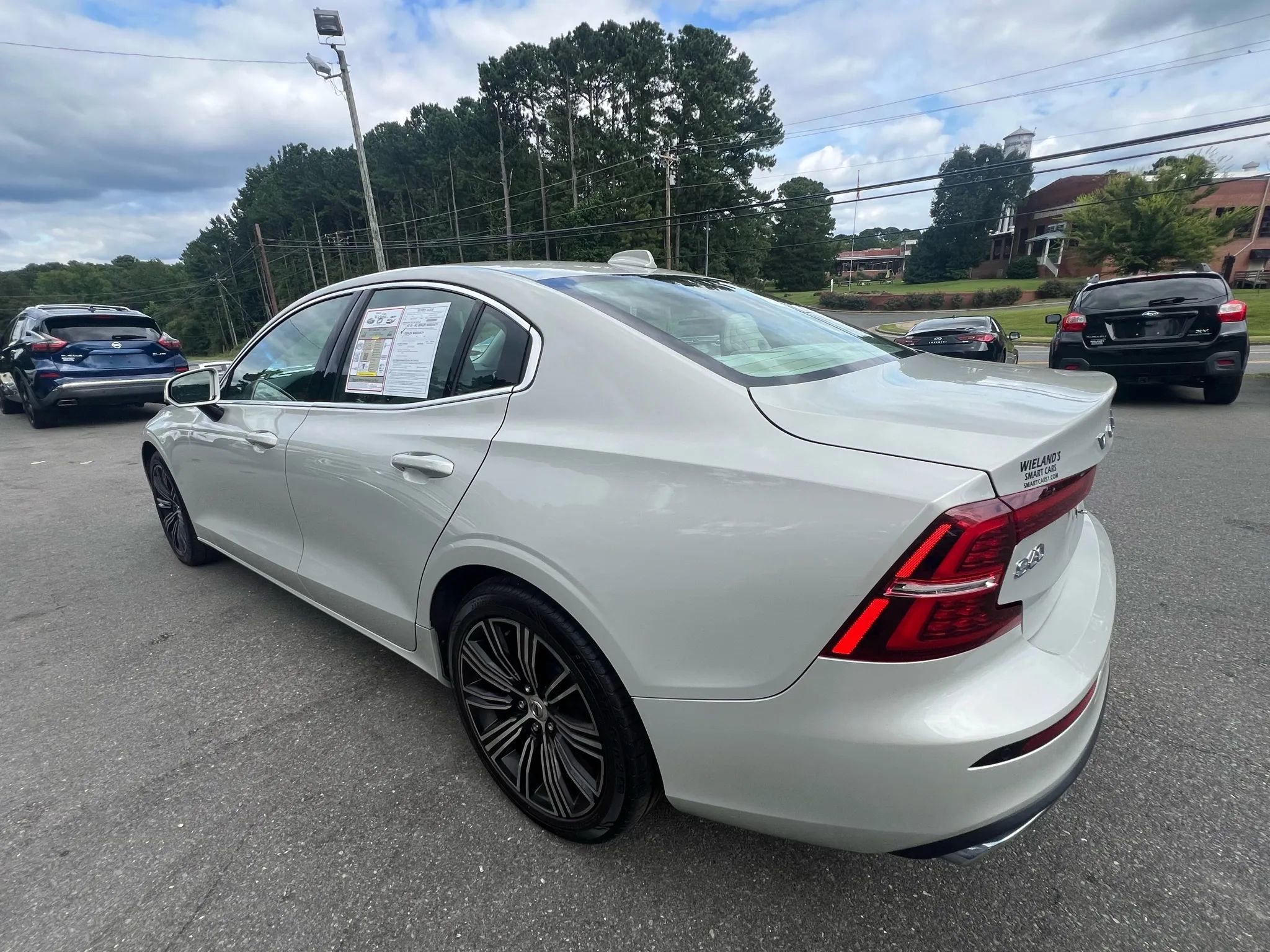 Used 2019 Volvo S60 T5 Inscription image 3