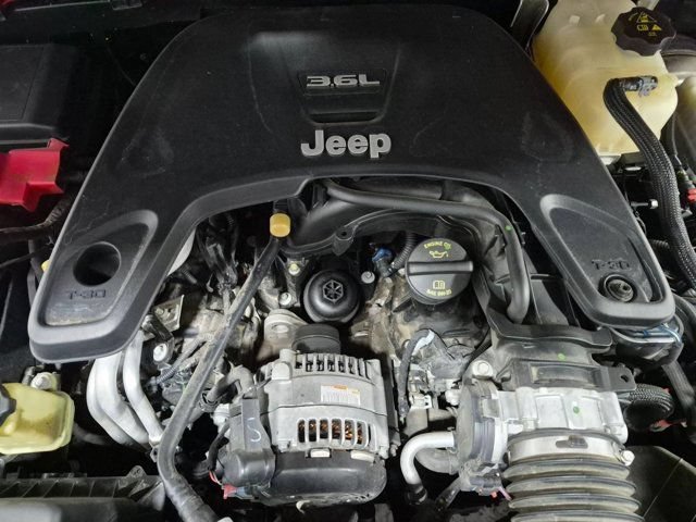 Used 2018 Jeep Wrangler Unlimited Sahara AWD/4WD image 24