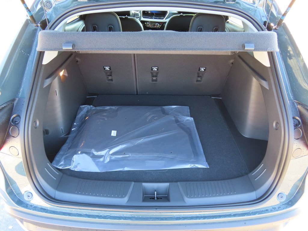 New 2026 Chevrolet Trax LT w/ Driver Confidence Package FWD image 18