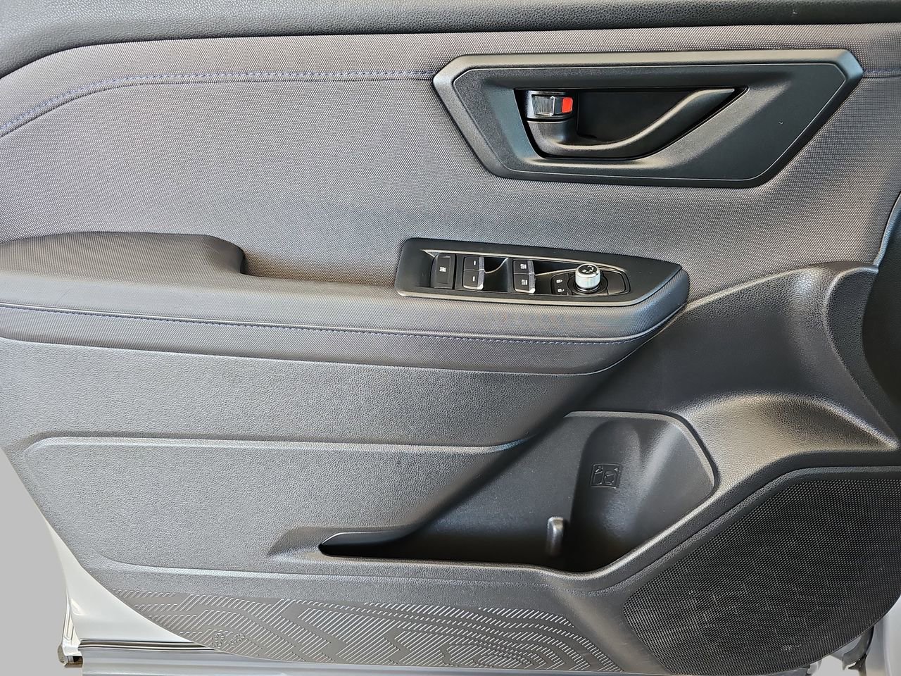 Used 2025 Subaru Forester Premium image 31