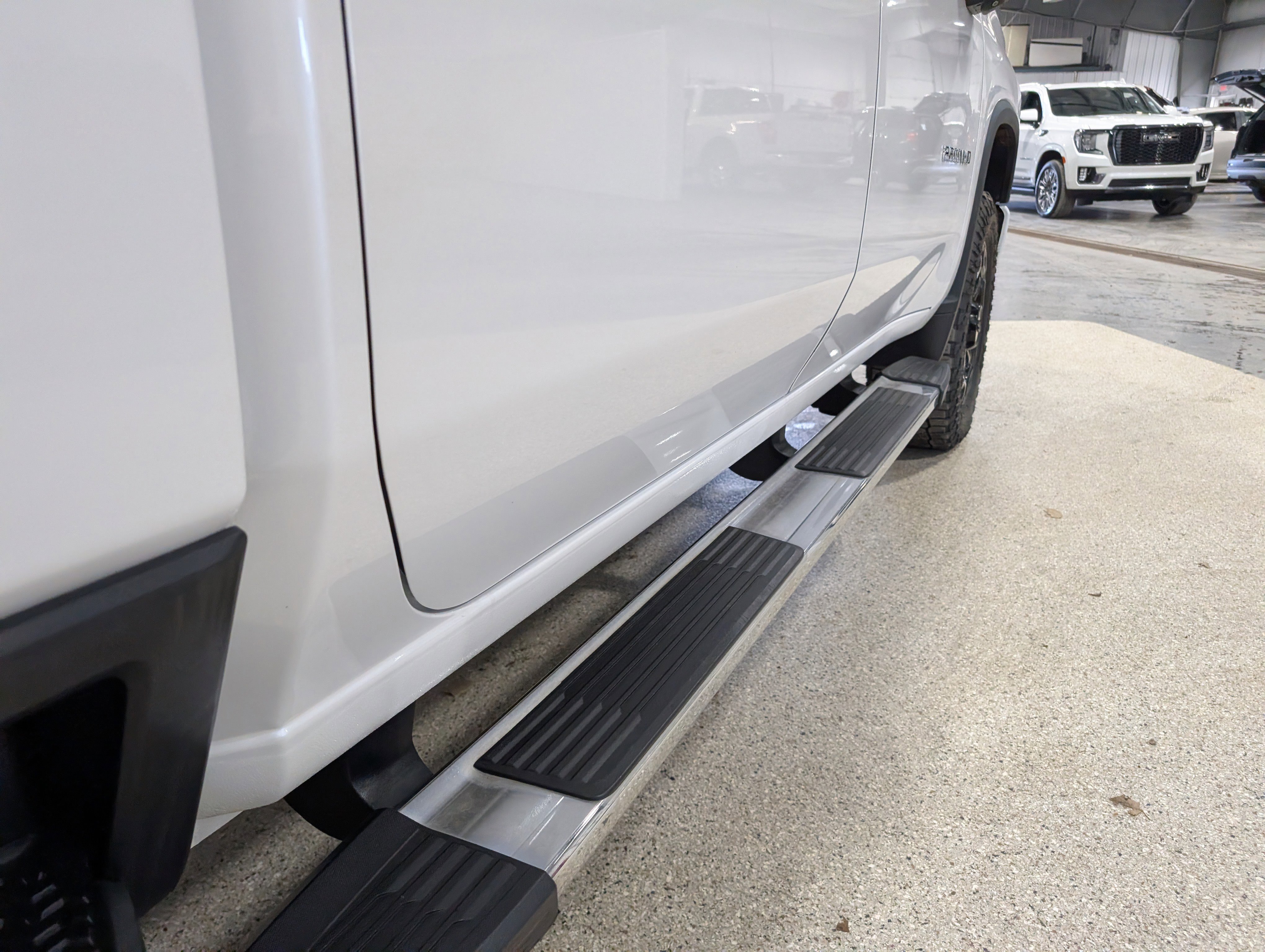 Used 2021 Chevrolet Silverado 2500 High Country w/ Technology Package AWD/4WD image 10