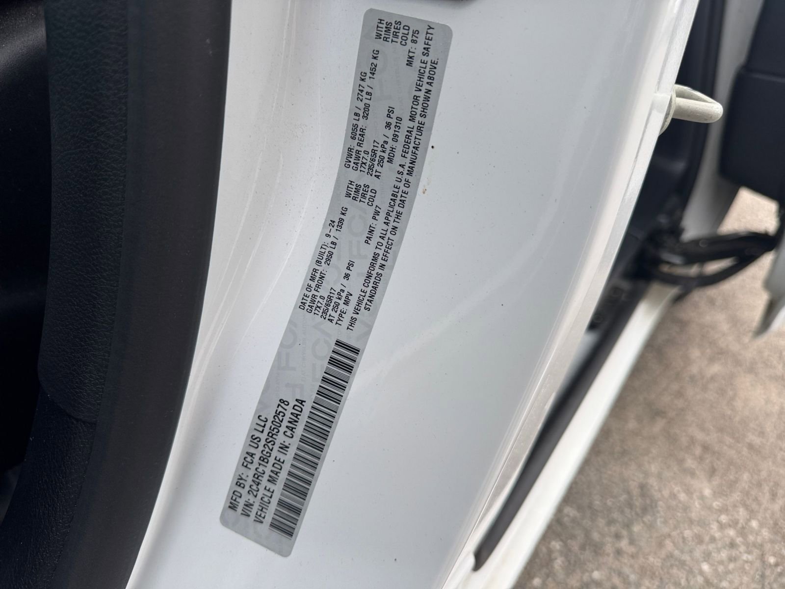 Used 2025 Chrysler Pacifica Select image 31