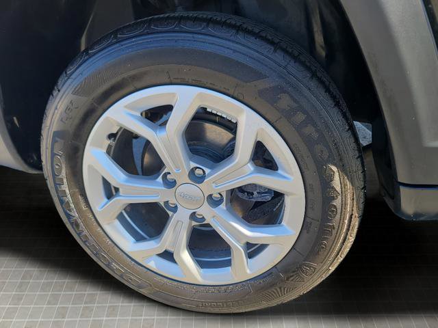 Used 2024 Jeep Compass Sport image 45